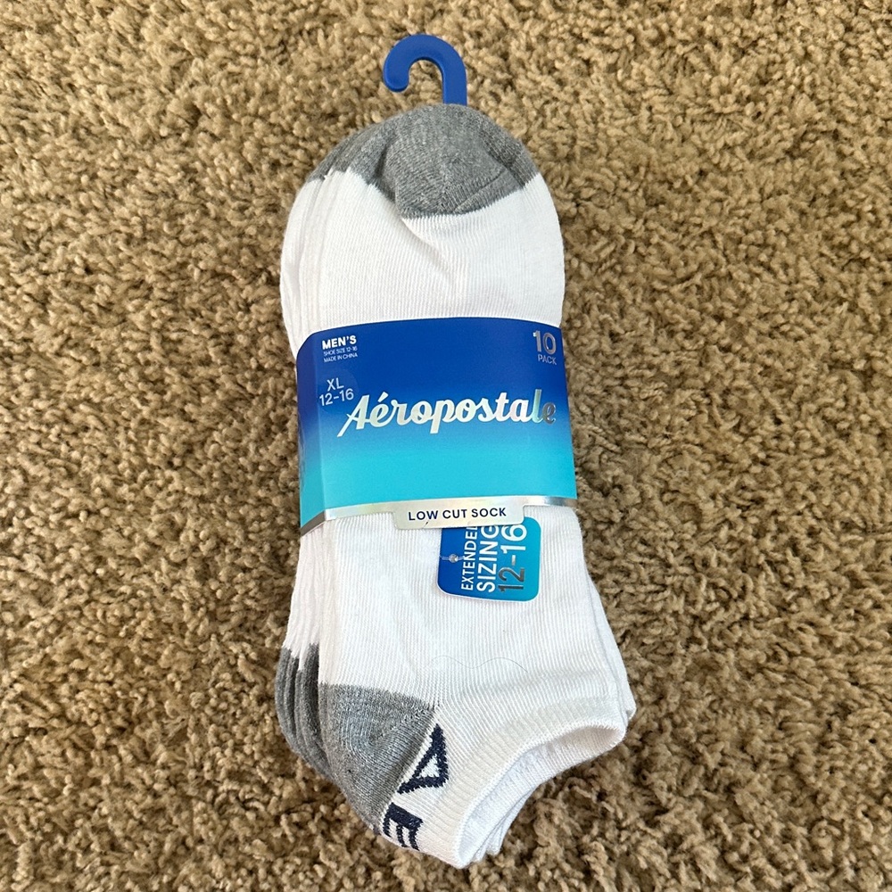 Aeropostale Men's XL 12-16 Athletic Socks in White and Gray - 10 Pack